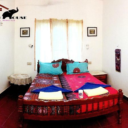 Ganesh House Homestay コーバラム エクステリア 写真