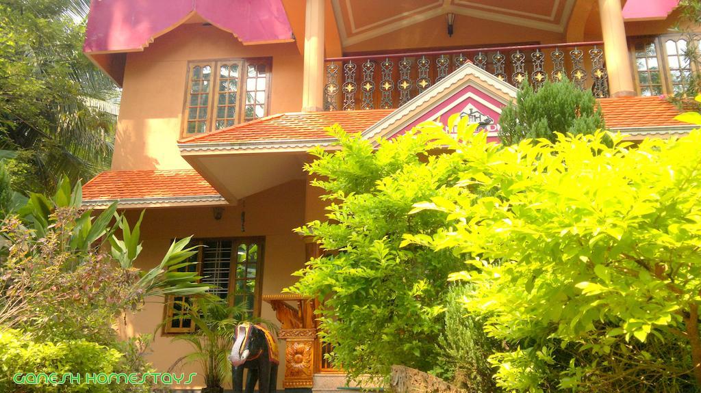 Ganesh House Homestay コーバラム エクステリア 写真