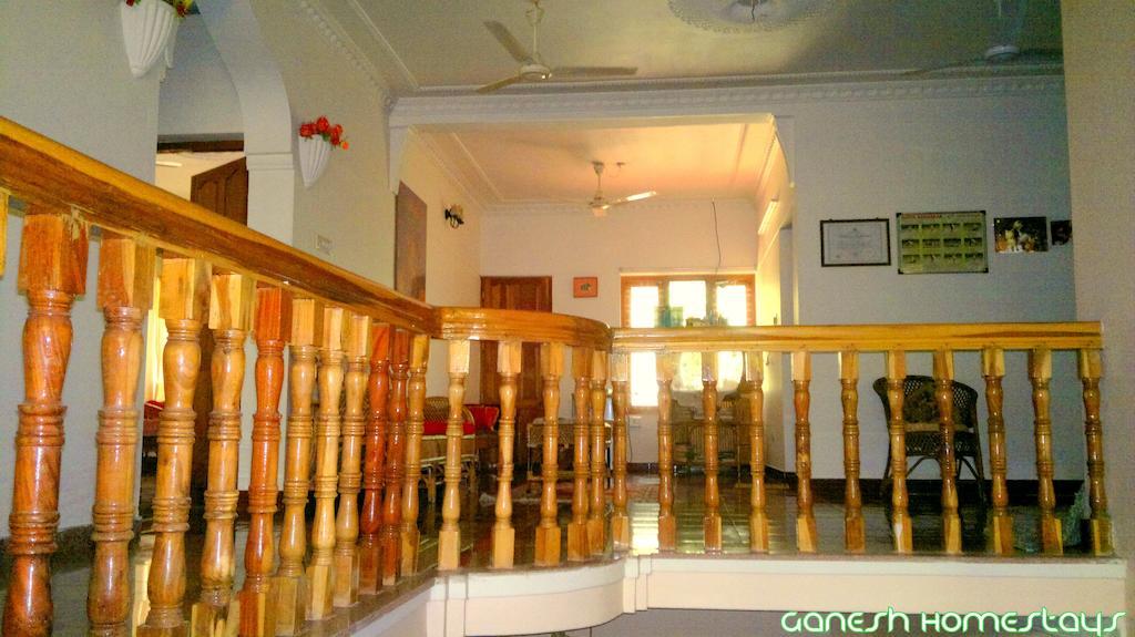 Ganesh House Homestay コーバラム エクステリア 写真