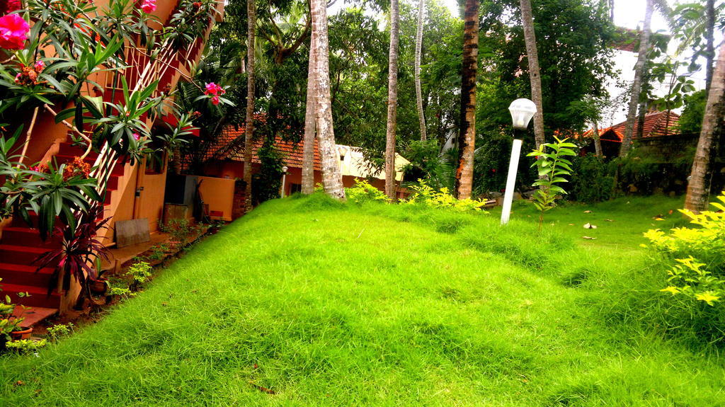 Ganesh House Homestay コーバラム エクステリア 写真