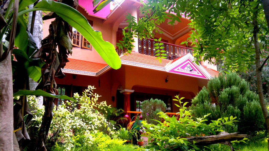Ganesh House Homestay コーバラム エクステリア 写真