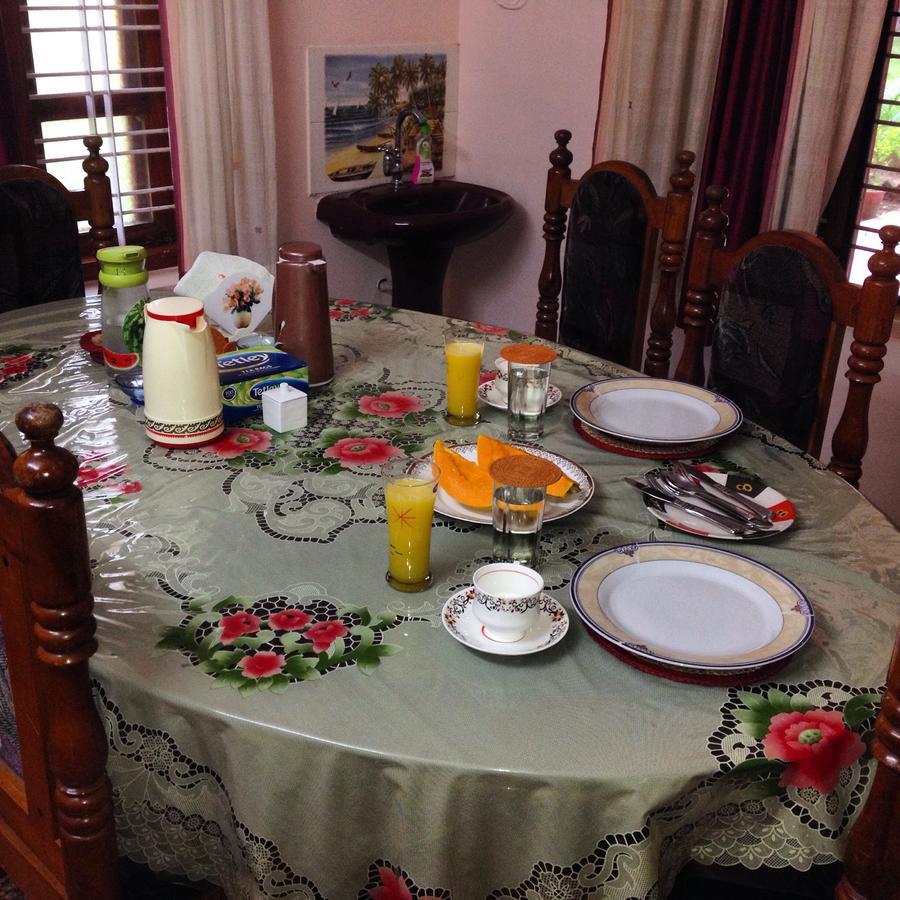 Ganesh House Homestay コーバラム エクステリア 写真
