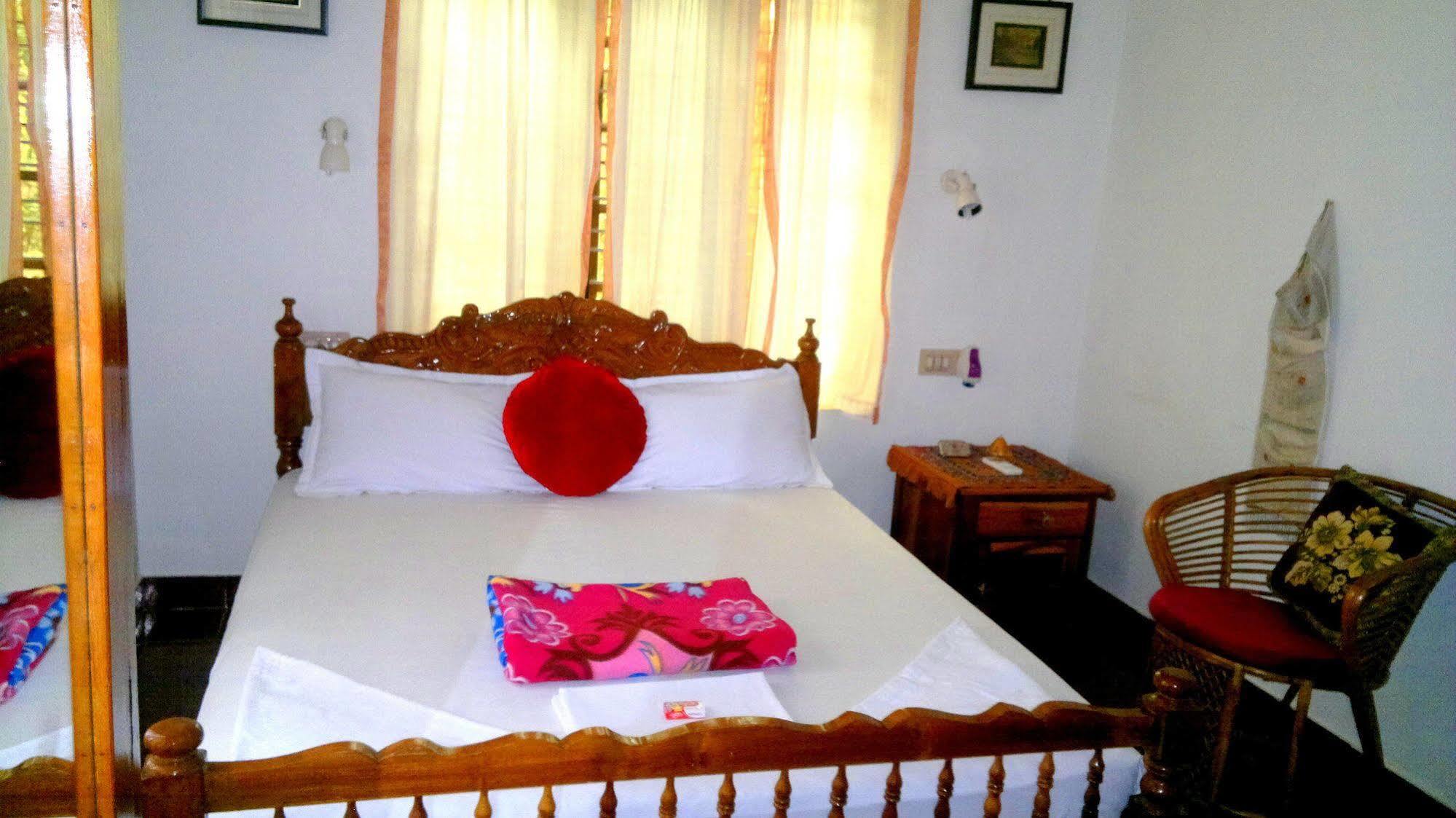 Ganesh House Homestay コーバラム エクステリア 写真
