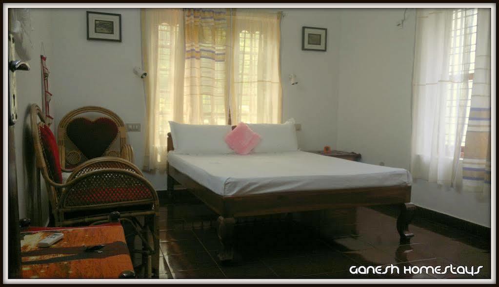 Ganesh House Homestay コーバラム エクステリア 写真
