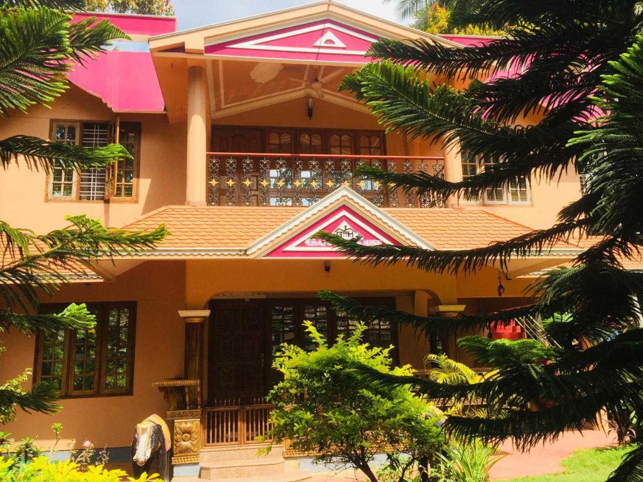 Ganesh House Homestay コーバラム エクステリア 写真